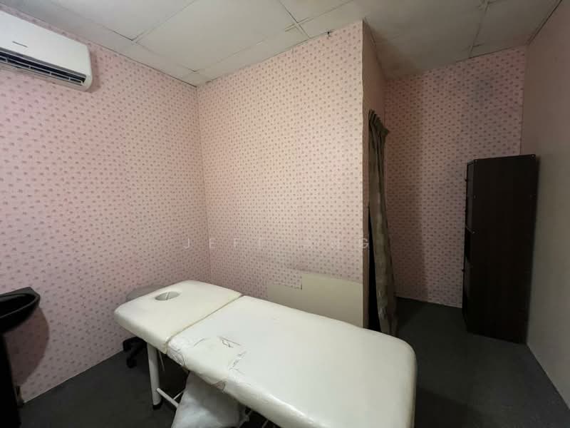 Shop / Office for Rent in Taman Ungku Tun Aminah (Skudai) - Jeff Ang - Interior - PropertyGuru.com.my