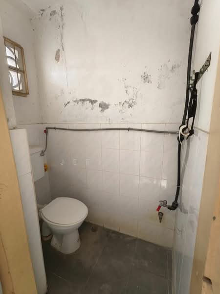 Shop / Office for Sale in Kampung Malabar (George Town) - Jeff Ooi - Bathroom - PropertyGuru.com.my