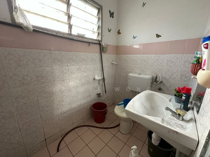 Taman Pelangi, Rawang untuk Untuk Dijual - RM 365,000, Mac 2026 - Bathroom - PropertyGuru.com.my