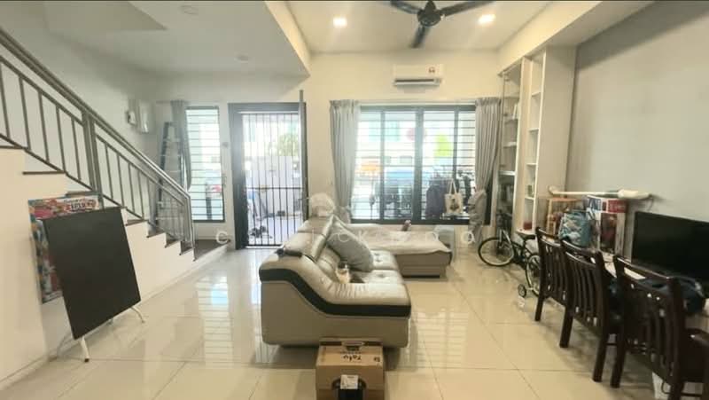 Andira Park @ Bandar Bukit Puchong untuk Untuk Dijual - RM 799,980, Mac 2026 - Living Room - PropertyGuru.com.my