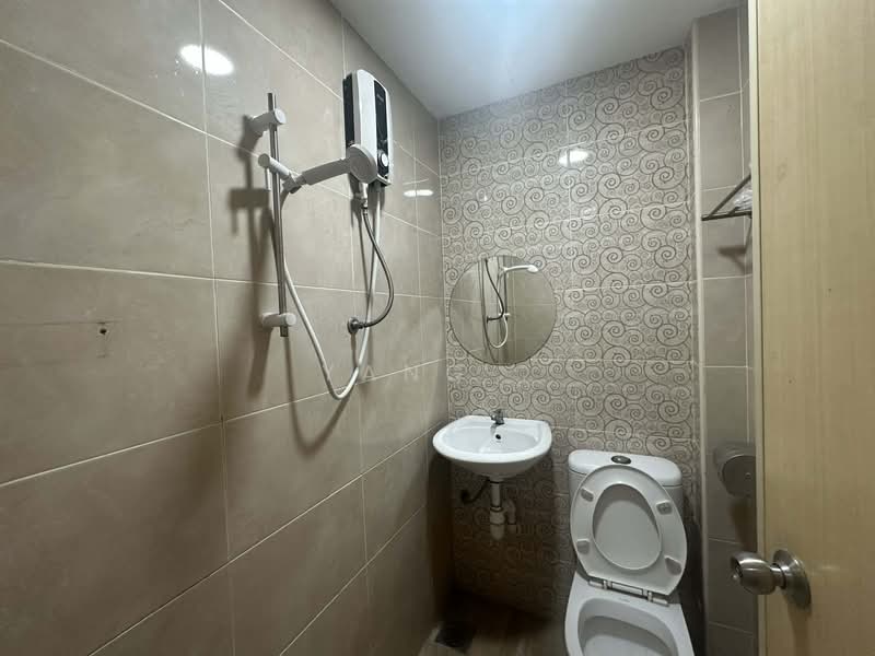 City Centre - ground floor shop (20x100 feet) untuk Untuk Disewa - RM 6,800 /bulan, Mac 2026 - Bathroom - PropertyGuru.com.my