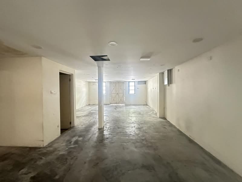 City Centre - ground floor shop (20x100 feet) untuk Untuk Disewa - RM 6,800 /bulan, Mac 2026 - Interior - PropertyGuru.com.my