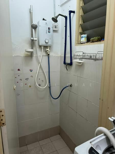 Flat for Rent at Desa Pinang 2 - Daniel Chae - Bathroom - PropertyGuru.com.my