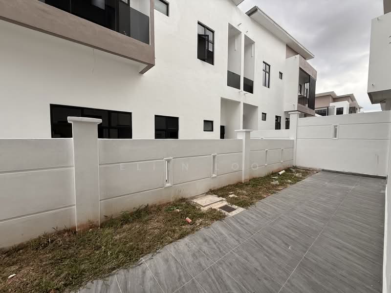 Rumah Teres untuk Dijual di Taman Pulai Bestari (Skudai) - Eliin Loo - Exterior - PropertyGuru.com.my