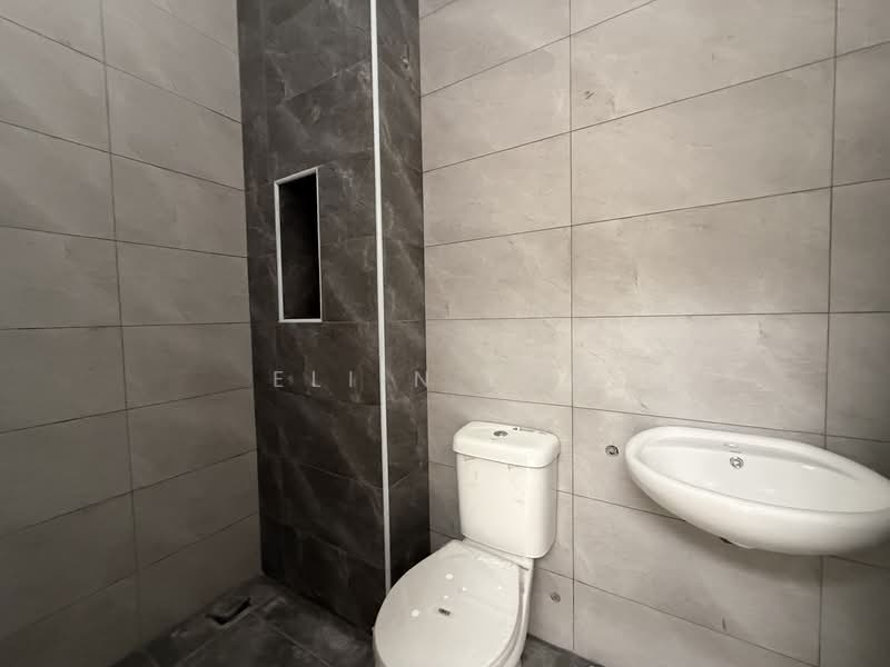 Rumah Teres untuk Dijual di Taman Pulai Bestari (Skudai) - Eliin Loo - Bathroom - PropertyGuru.com.my