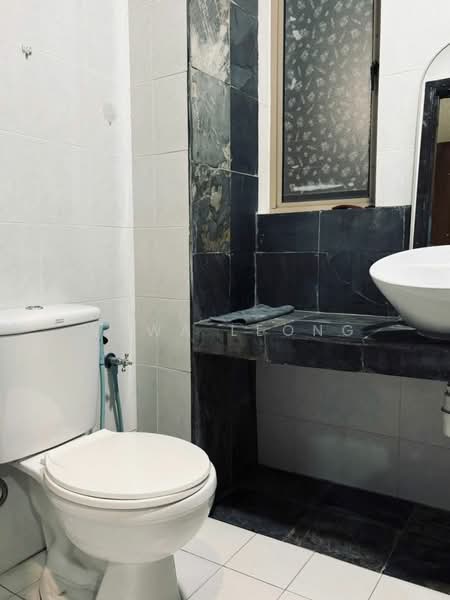 Service Residence for Sale at Ritze Perdana 1 - Wawa Leong - Bathroom - PropertyGuru.com.my
