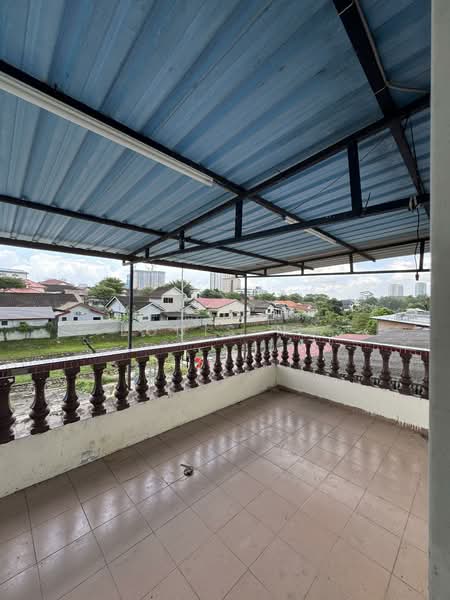 Commercial Bungalow for Rent in Taman Melodies (Johor Bahru) - Louis Ng - Balcony - PropertyGuru.com.my