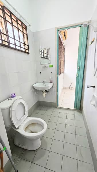 2-storey Terraced House for Rent in Taman Puchong Tekali (Puchong) - Wendy Chin - Bathroom - PropertyGuru.com.my