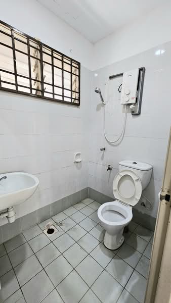 2-storey Terraced House for Rent in Taman Puchong Tekali (Puchong) - Wendy Chin - Bathroom - PropertyGuru.com.my