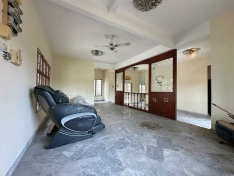 Bungalow for Sale in Bandar Country Homes (Rawang) - Jessie Wong - Living Room - PropertyGuru.com.my
