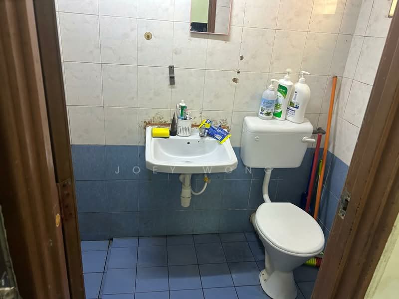 Apartment for Sale at Pangsapuri Lotus (Teratai) - Joey Wong - Bathroom - PropertyGuru.com.my
