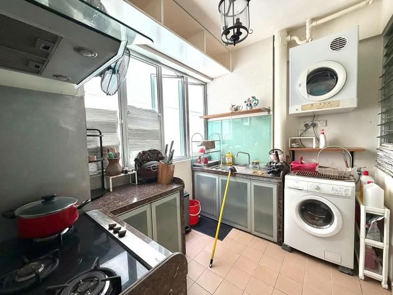 The Waterfront Condominium untuk Untuk Disewa - RM 3,800 /bulan, Mac 2026 - Kitchen - PropertyGuru.com.my