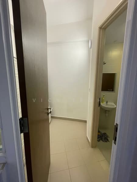Kondominium untuk Disewa di Bayu Ferringhi Condominiums - Vick Teoh - Bathroom - PropertyGuru.com.my