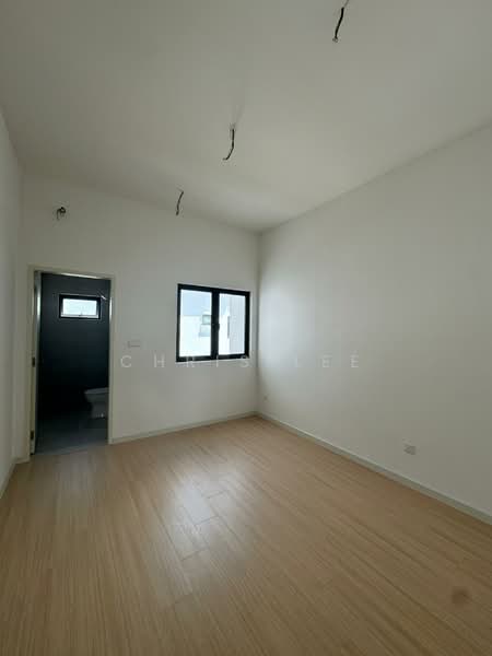 2-storey Terraced House for Sale in Dengkil (Selangor) - Chris Lee - Bathroom - PropertyGuru.com.my