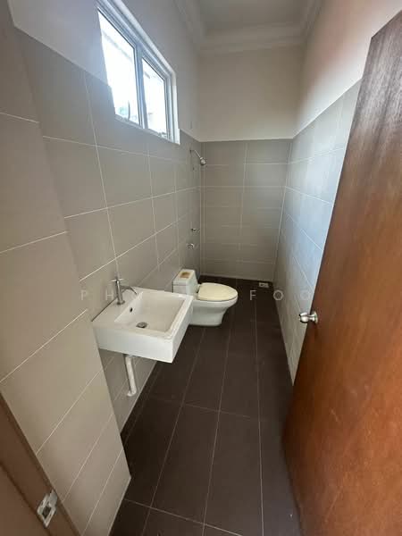 Semi-Detached House for Sale in Taman Perling (Perling) - Phoebe Foo - Bathroom - PropertyGuru.com.my