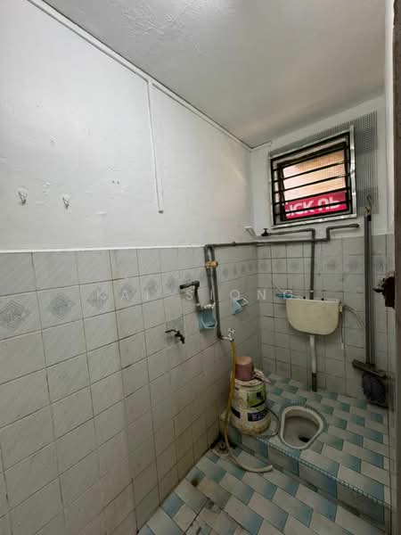 Taman Muhibbah, Saleng,Kulai untuk Untuk Dijual - RM 313,000, Mac 2026 - Bathroom - PropertyGuru.com.my