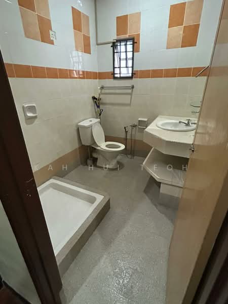 Taman Kulim Perdana untuk Untuk Disewa - RM 2,000 /bulan, Mac 2026 - Bathroom - PropertyGuru.com.my