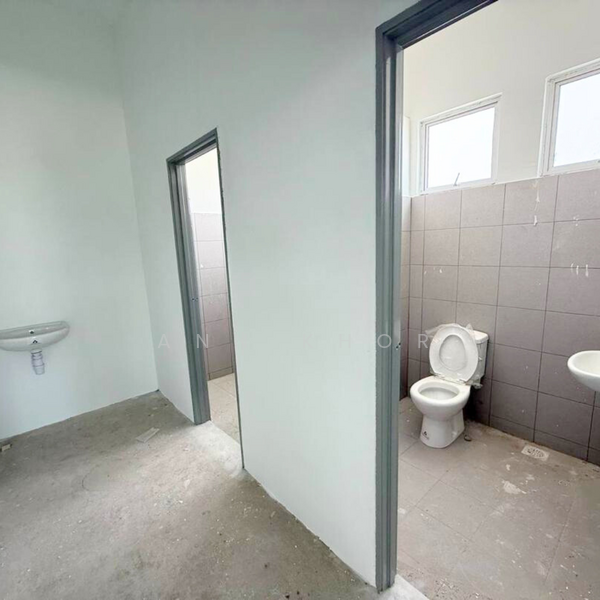 Factory for Rent in Sungai Bakap (Penang) - Ann Khor - Bathroom - PropertyGuru.com.my