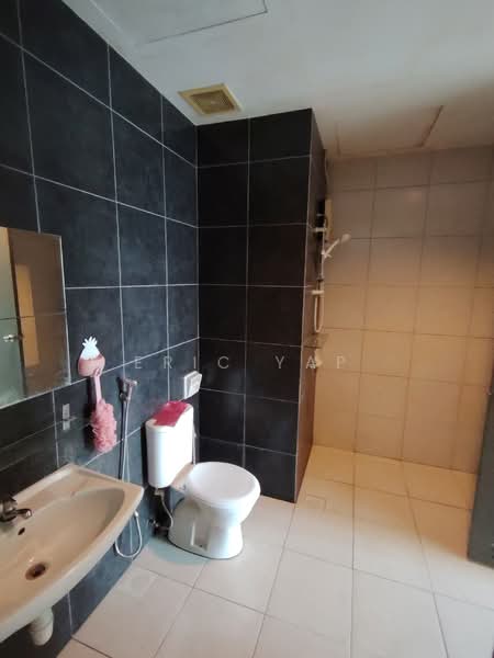 Service Residence for Sale at D'Pulze Cyberjaya - Eric Yap - Bathroom - PropertyGuru.com.my
