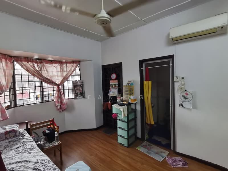 Taman Sri Aman untuk Untuk Dijual - RM 638,000, Mac 2026 - Bedroom - PropertyGuru.com.my