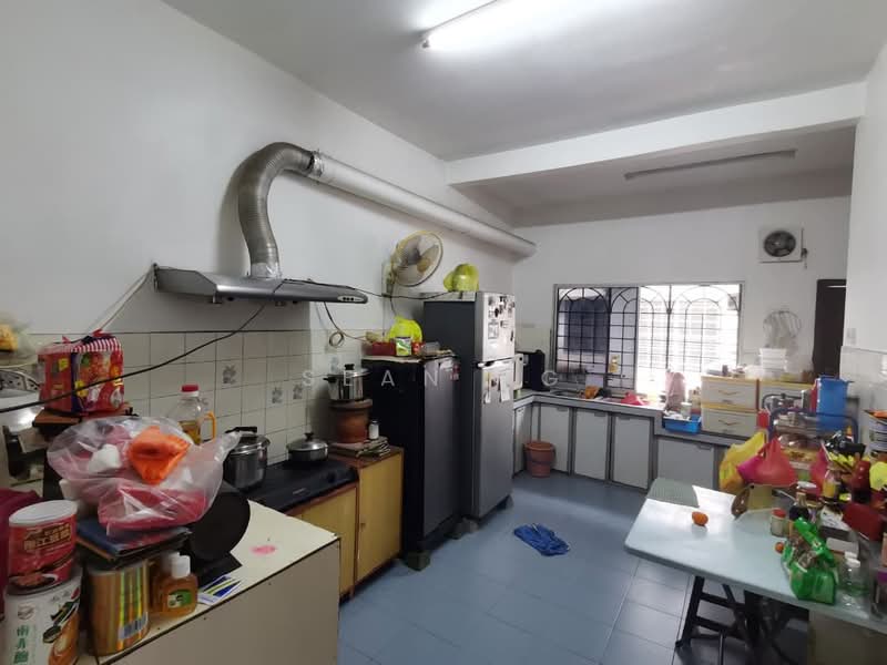 Taman Sri Aman untuk Untuk Dijual - RM 638,000, Mac 2026 - Kitchen - PropertyGuru.com.my