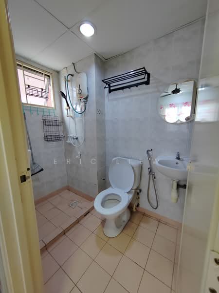 Aliran Damai untuk Untuk Disewa - RM 1,600 /bulan, Mac 2026 - Bathroom - PropertyGuru.com.my
