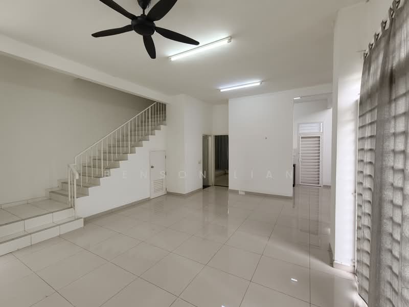 Semi-Detached House for Sale in Puncak Alam (Selangor) - Benson Lian - Living Room - PropertyGuru.com.my