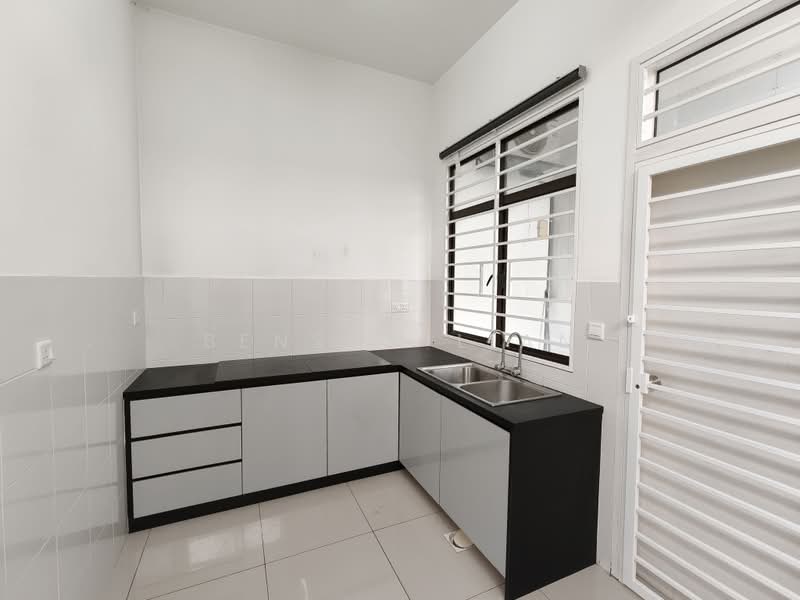 Semi-Detached House for Sale in Puncak Alam (Selangor) - Benson Lian - Kitchen - PropertyGuru.com.my