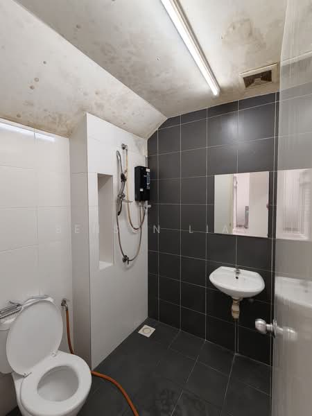 Semi-Detached House for Sale in Puncak Alam (Selangor) - Benson Lian - Bathroom - PropertyGuru.com.my