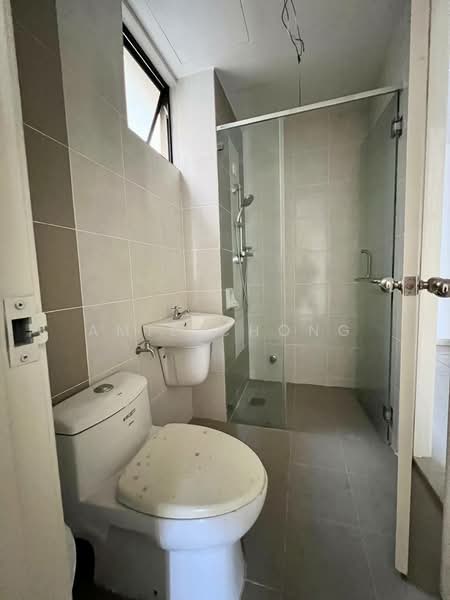 Condominium for Rent at Upper East @ Tiger Lane - Amie Chong - Bathroom - PropertyGuru.com.my