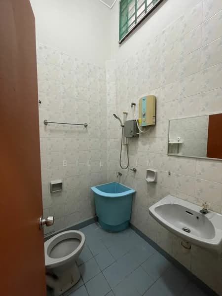 2-storey Terraced House for Rent in Sungai Buloh (Selangor) - Bill Lim - Bathroom - PropertyGuru.com.my