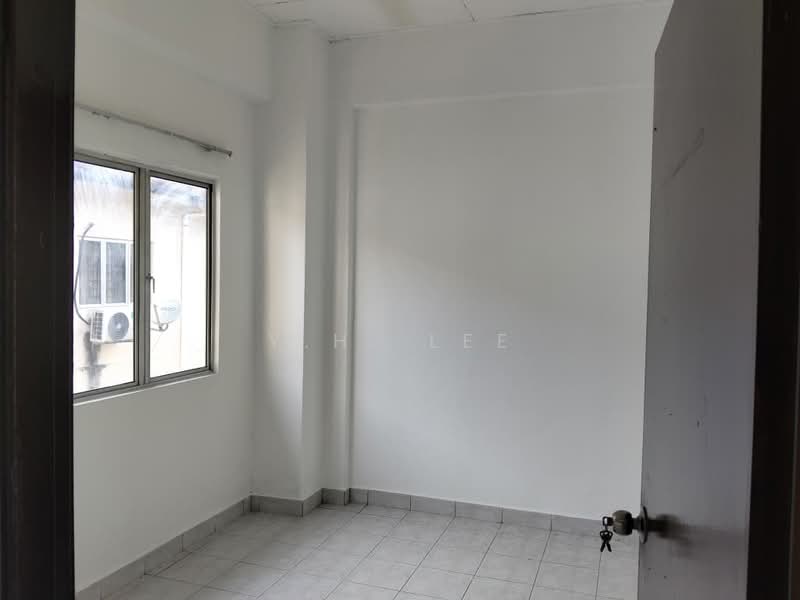 Flat for Sale at Taman Serdang Perdana - Y.H. Lee - Interior - PropertyGuru.com.my