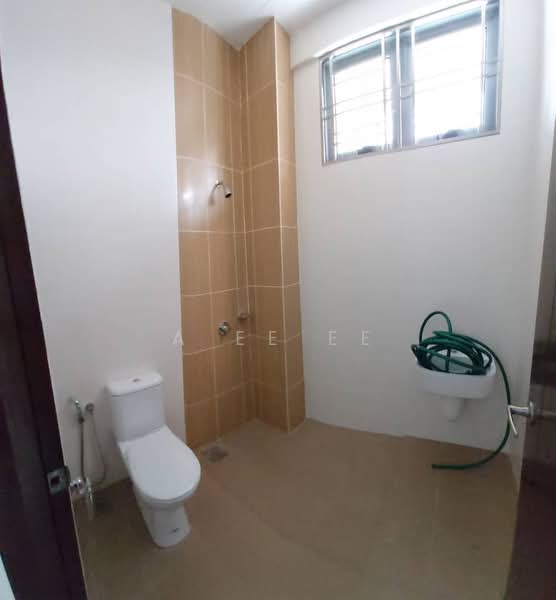 3-storey Terraced House for Sale in Sungai Ara (Penang) - A Ee Ee - Bathroom - PropertyGuru.com.my
