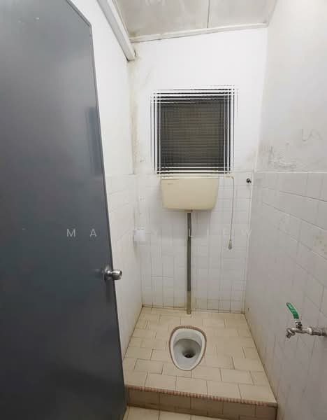1-storey Terraced House for Sale in Taman Bukit Maluri (Kepong) - Mandy Liew - Bathroom - PropertyGuru.com.my