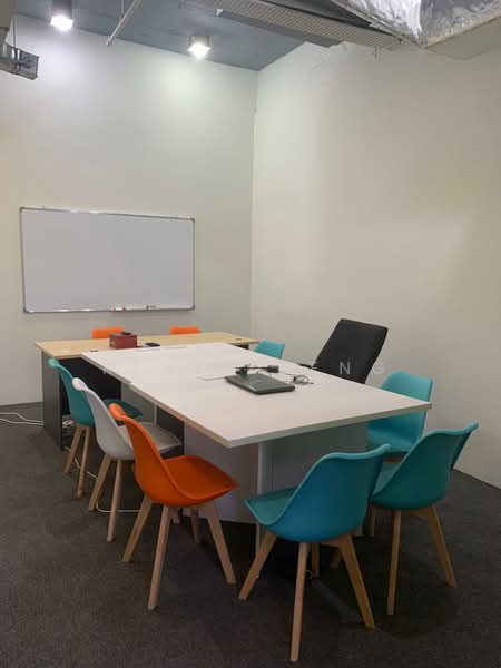 Pejabat untuk Dijual di KL Eco City (Kuala Lumpur) - Kenex Seng - Meeting Room - PropertyGuru.com.my