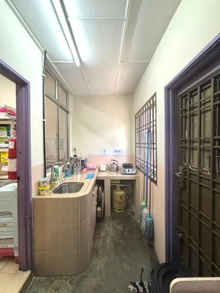 2-storey Terraced House for Sale in Mutiara Rini (Skudai) - CS Tan - Kitchen - PropertyGuru.com.my