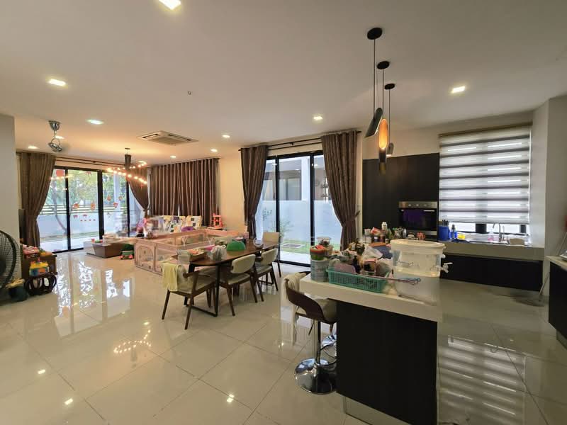 Semi-Detached House for Sale in Ipoh (Perak) - YY Cheah - Living Room - PropertyGuru.com.my