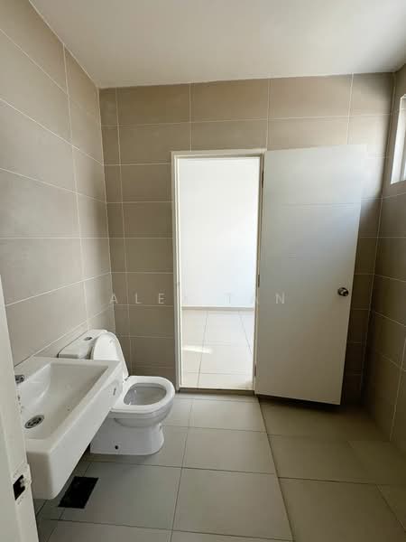 2-storey Terraced House for Sale in Bandar Sri Sendayan (Negeri Sembilan) - Alex Tan - Bathroom - PropertyGuru.com.my