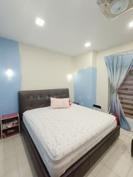 Taman Scientex untuk Untuk Dijual - RM 428,000, Mac 2026 - Bedroom - PropertyGuru.com.my