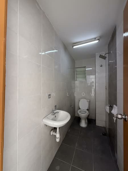 Apartment for Sale at Taman Setia Balakong - Rain Leow - Bathroom - PropertyGuru.com.my