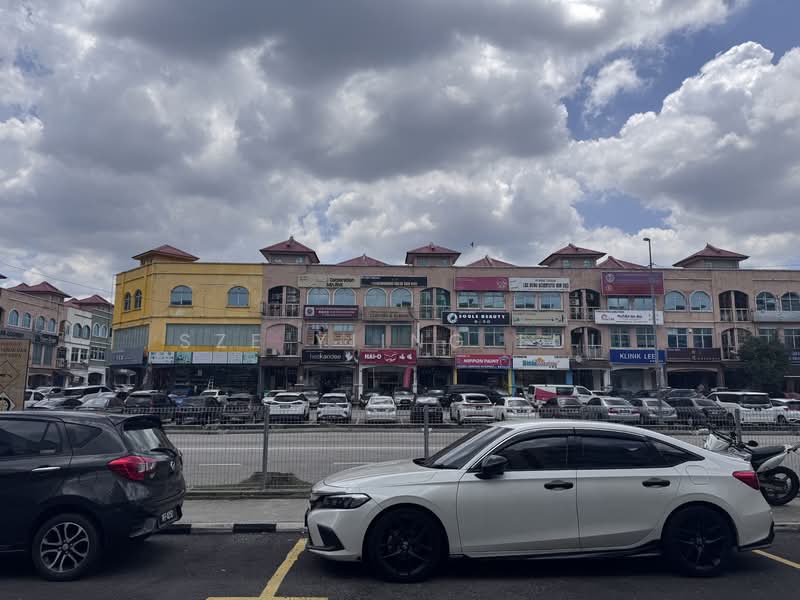 Shop for Rent in Bandar Puteri Puchong (Puchong) - Sze Yiing Lui - Exterior - PropertyGuru.com.my