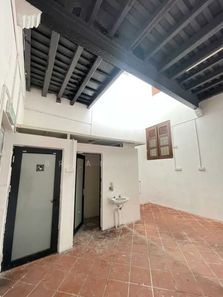 2.5 STOREY CORNER REFURBISH SHOP RENT KEK CHUAN GEORGETOWN untuk Untuk Disewa - RM 7,500 /bulan, Mac 2026 - Interior - PropertyGuru.com.my