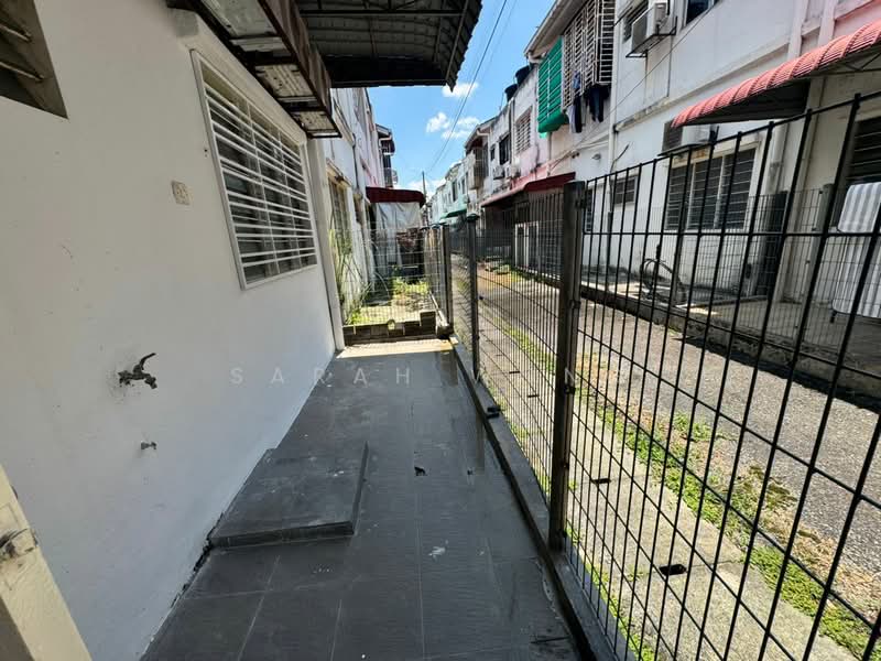 Terraced House for Sale in Bandar Saujana Putra (Tanjong Duabelas) - Sarah Wong - Exterior - PropertyGuru.com.my