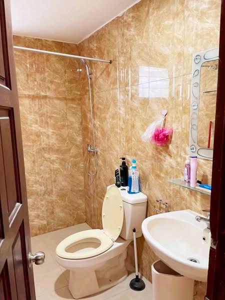 Condominium for Rent at Gurney Park Condominium - Jinelle Ong - Bathroom - PropertyGuru.com.my