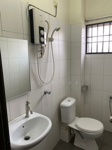 Terraced House for Rent in Putra Heights (Subang Jaya) - Ally Lee - Bathroom - PropertyGuru.com.my