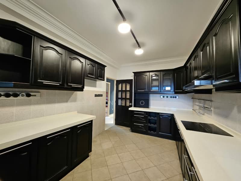 Diamond Villa Condominium untuk Untuk Dijual - RM 1,350,000, Mac 2026 - Kitchen - PropertyGuru.com.my