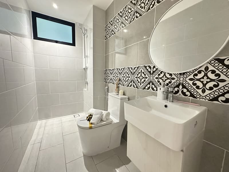 Service Residence for Sale at The Straits View DUO - Eliin Loo - Bathroom - PropertyGuru.com.my