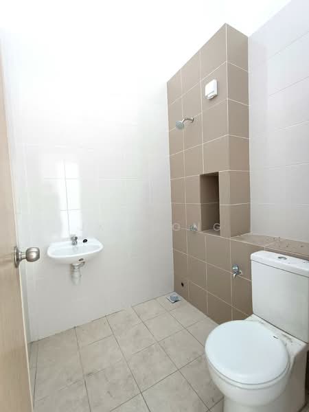 2-storey Terraced House for Sale in Setia Ecohill (Semenyih) - JX Chong - Bathroom - PropertyGuru.com.my