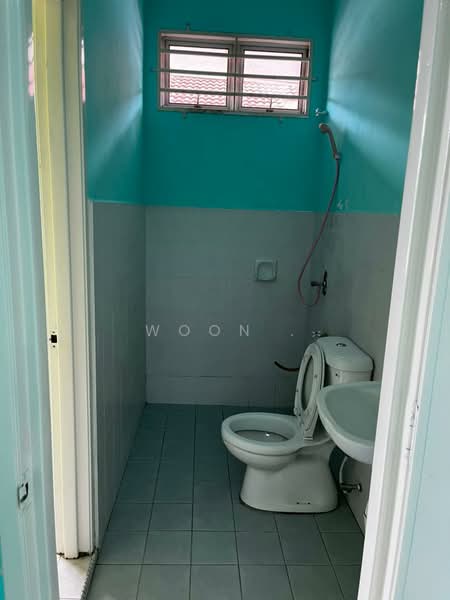 Rumah Berkembar untuk Dijual di Kampung Baru Ayer Keroh (Bukit Baru) - Woon . - Bathroom - PropertyGuru.com.my