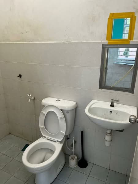 Rumah Berkembar untuk Dijual di Taman Tasik Utama (Bukit Katil) - Woon . - Bathroom - PropertyGuru.com.my